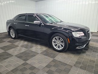 Used 2017 Chrysler 300 C image 1