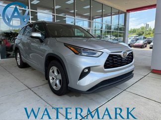 Used 2023 Toyota Highlander L image 1