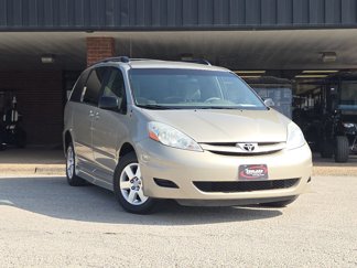 Used 2009 Toyota Sienna LE image 1