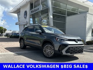 Certified 2025 Volkswagen Taos SE w/ Panoramic Sunroof Package image 1