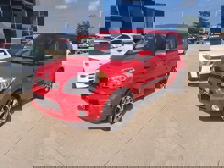 Used 2013 Kia Soul ! image 1
