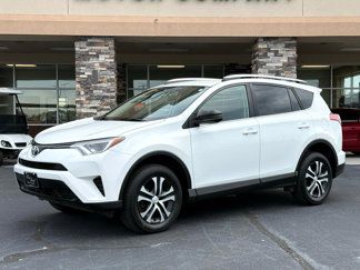 Used 2016 Toyota RAV4 LE image 1