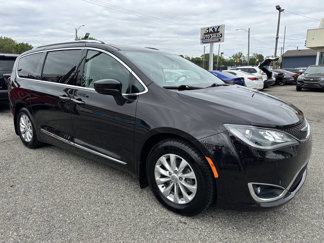 Used 2018 Chrysler Pacifica Touring-L Plus image 1
