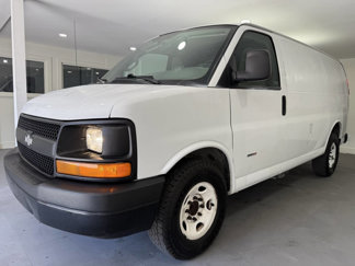 Used 2017 Chevrolet Express 2500 image 1