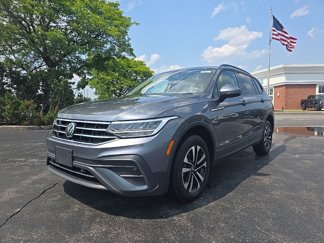 Used 2022 Volkswagen Tiguan S image 1