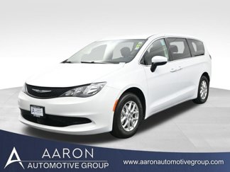 Used 2022 Chrysler Voyager LX image 1