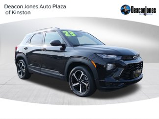 Used 2023 Chevrolet TrailBlazer RS w/ Sun and Liftgate Package image 1