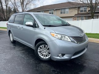 Used 2011 Toyota Sienna XLE image 1