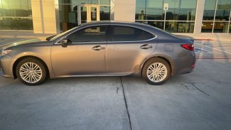 Used 2015 Lexus ES 350 w/ Luxury Package image 1