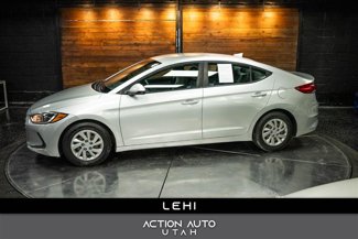 Used 2017 Hyundai Elantra SE image 1