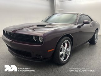 Used 2022 Dodge Challenger SXT w/ Plus Package image 1