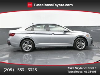 Used 2024 Volkswagen Jetta SE image 1