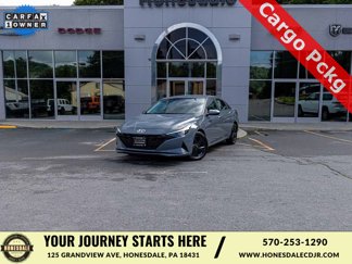 Used 2023 Hyundai Elantra SEL w/ Cargo Package image 1