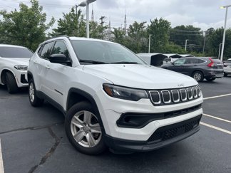 Used 2022 Jeep Compass Latitude image 1