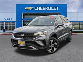 Used 2024 Volkswagen Taos SE image 1