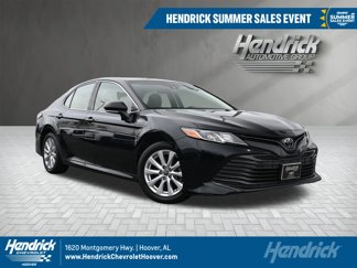 Used 2018 Toyota Camry LE image 1