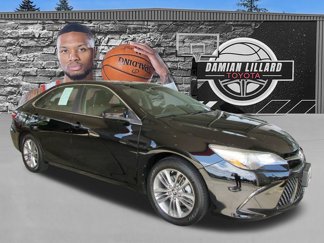 Used 2016 Toyota Camry SE image 1
