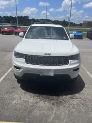 Used 2018 Jeep Grand Cherokee Laredo image 1