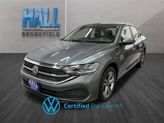 Certified 2022 Volkswagen Jetta SE image 1