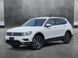 Used 2021 Volkswagen Tiguan SE image 1