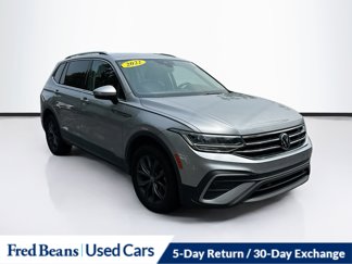 Used 2022 Volkswagen Tiguan SE image 1