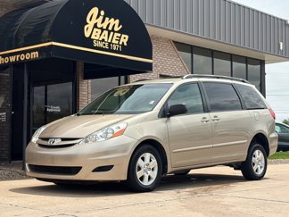 Used 2009 Toyota Sienna CE image 1