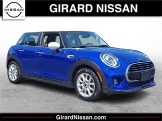 Used 2021 MINI Cooper 4-Door Hardtop w/ Driver Assistance Package image 1