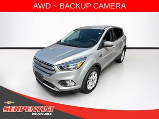 Used 2017 Ford Escape SE image 1