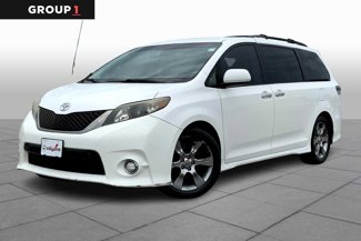 Used 2014 Toyota Sienna SE image 1