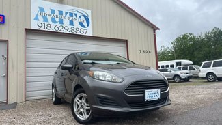 Used 2018 Ford Fiesta SE image 1
