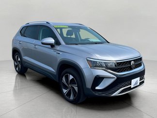 New 2024 Volkswagen Taos SE image 1