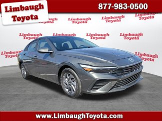 Used 2024 Hyundai Elantra Blue image 1