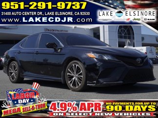 Used 2018 Toyota Camry SE image 1