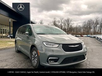Used 2022 Chrysler Pacifica Touring-L w/ Uconnect Theater Family Group image 1