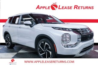 Used 2024 Mitsubishi Outlander SE image 1