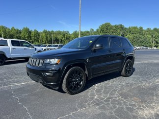 Used 2021 Jeep Grand Cherokee Laredo X image 1
