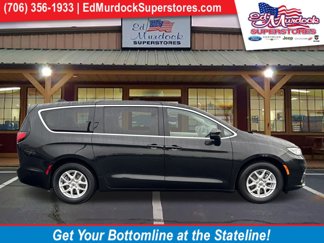 Used 2023 Chrysler Pacifica Touring-L image 1