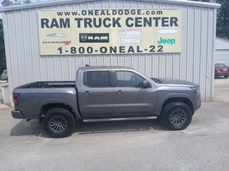 Used 2022 Nissan Frontier SV image 1