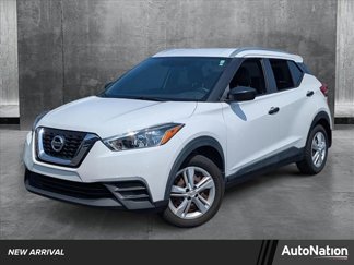 Used 2019 Nissan Kicks S image 1