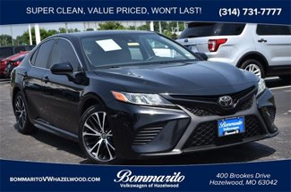 Used 2019 Toyota Camry SE image 1