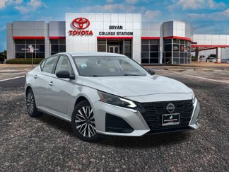 Used 2024 Nissan Altima 2.5 SV image 1