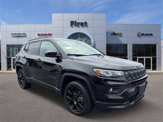 Used 2022 Jeep Compass Altitude image 1