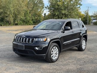 Used 2021 Jeep Grand Cherokee Laredo image 1