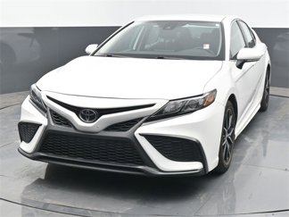 Used 2023 Toyota Camry SE image 1