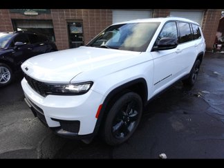 Used 2022 Jeep Grand Cherokee L Laredo image 1