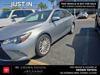 Used 2017 Toyota Camry SE image 1