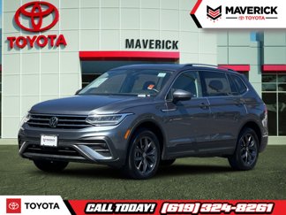 Used 2023 Volkswagen Tiguan SE image 1