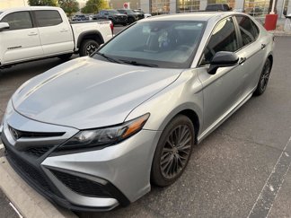 Used 2021 Toyota Camry SE w/ Carpet Mat Package (TMS) image 1