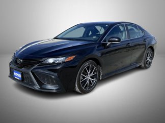 Used 2022 Toyota Camry SE image 1