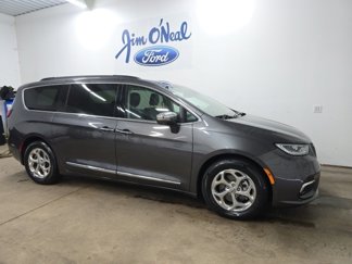 Used 2022 Chrysler Pacifica Limited image 1